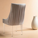 Chaise de salle à manger capitonnée à pieds en acrylique, style moderne, 56 cm (L) x 71 cm (P) x 96,5 cm (H)